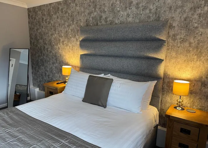 Oaklands Hotel