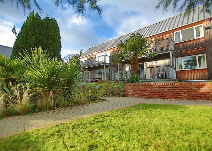 Oaklands Hotel