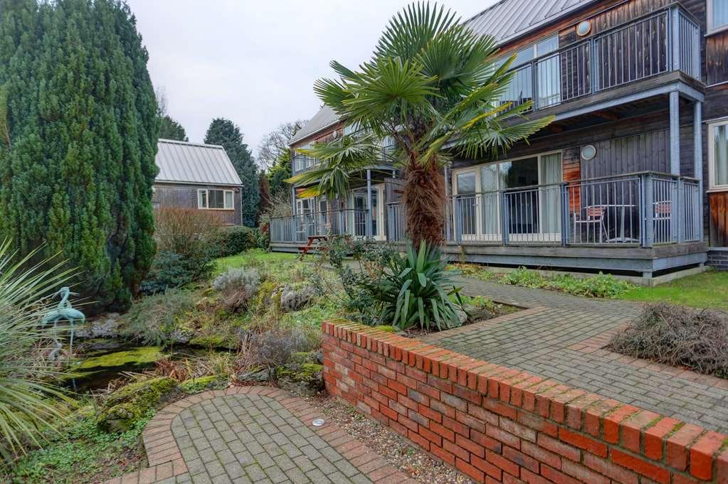 Oaklands Hotel