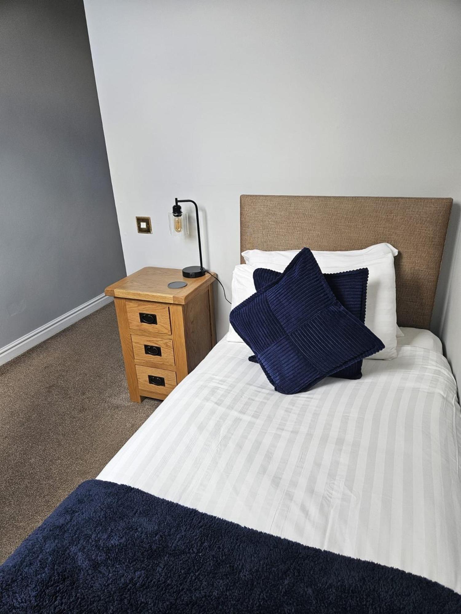 Oaklands Hotel 3*