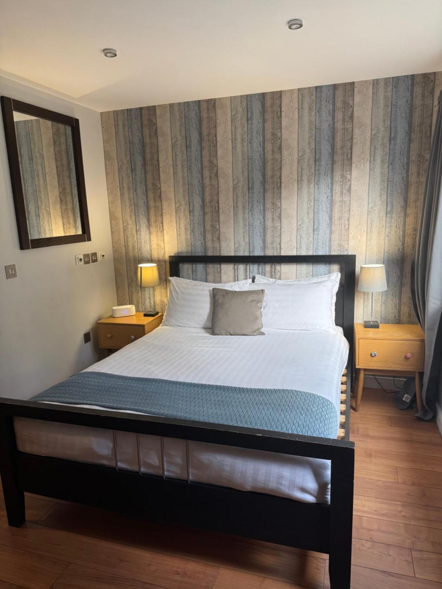 Oaklands Hotel 3*