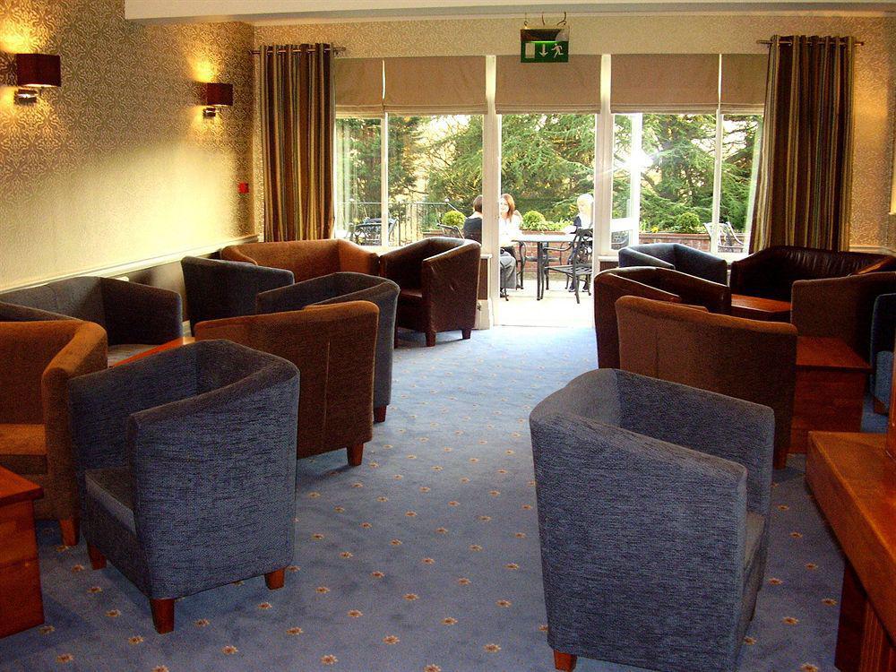 Oaklands Hotel 3*