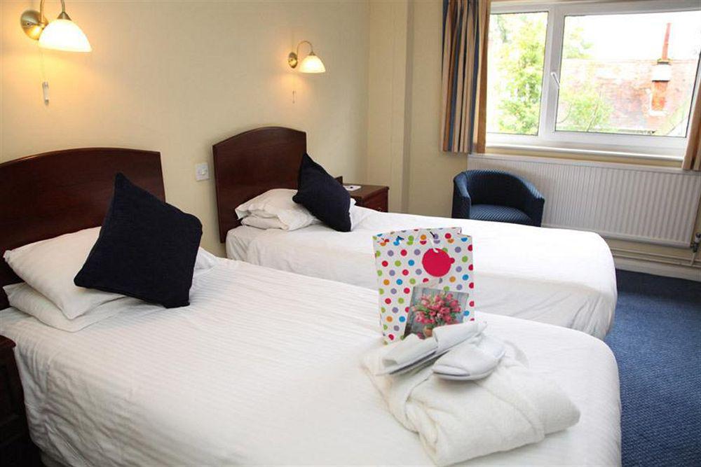 Hotel Oaklands