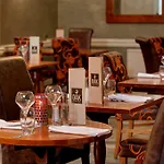 Oaklands Hotel 