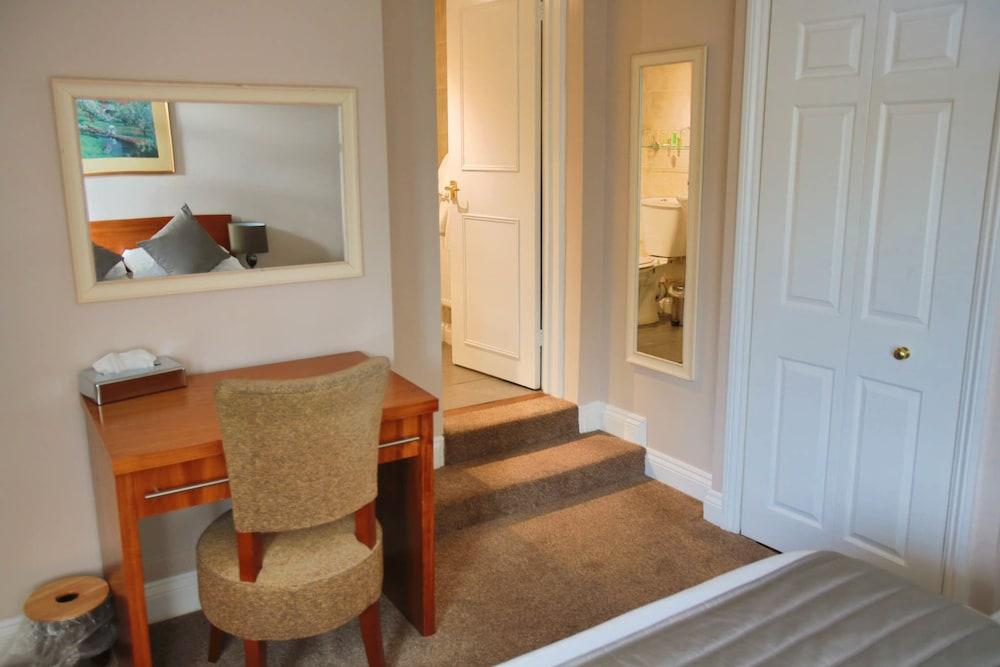 Hotel Oaklands 3*